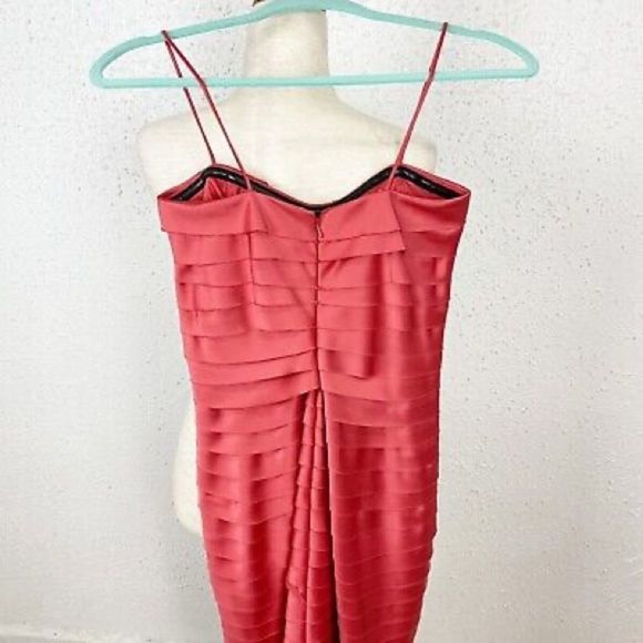 ✨ JS Collections Tiered Crepe Sheath Dress✨ - Picture 5 of 9